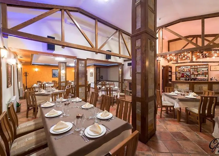 Apartment Secret 533 At Oak *