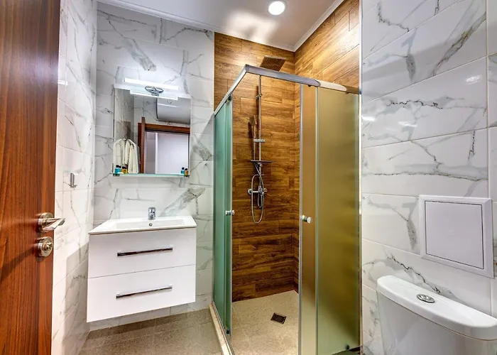 Apartment Secret 533 At Oak *