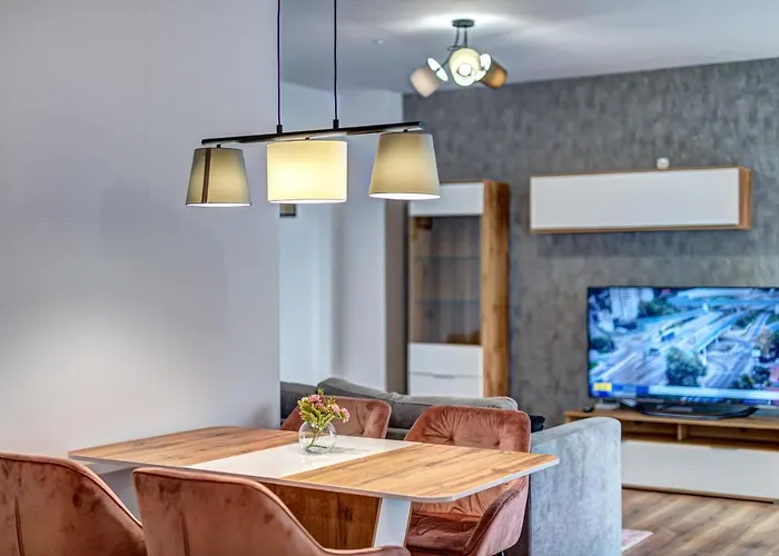 Apartment Secret 533 At Oak