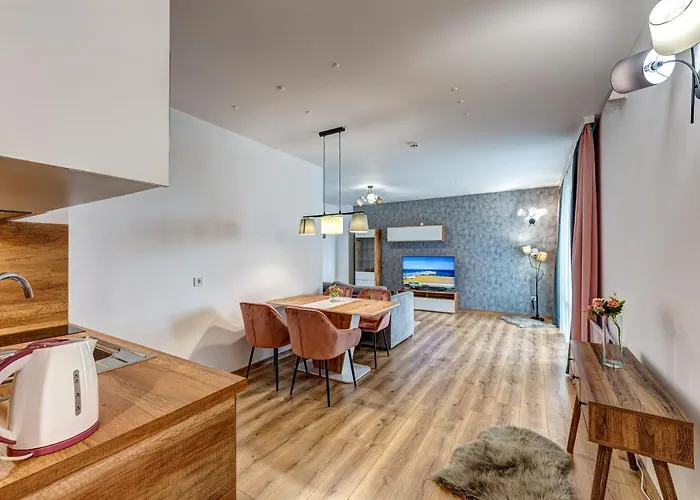 Apartment Secret 533 At Oak